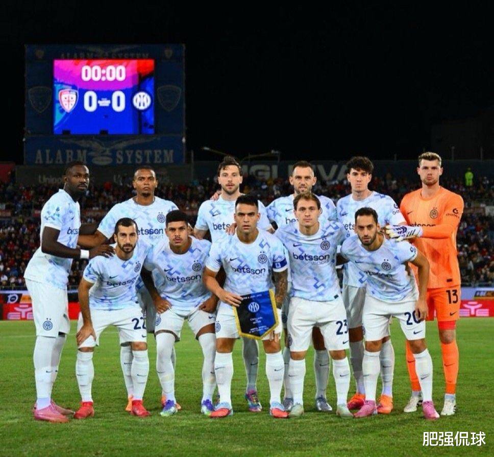 关于费耶诺德迎社区盾关键赛，国际比赛日造点机会，管理层满意，球队文化再被提及的信息