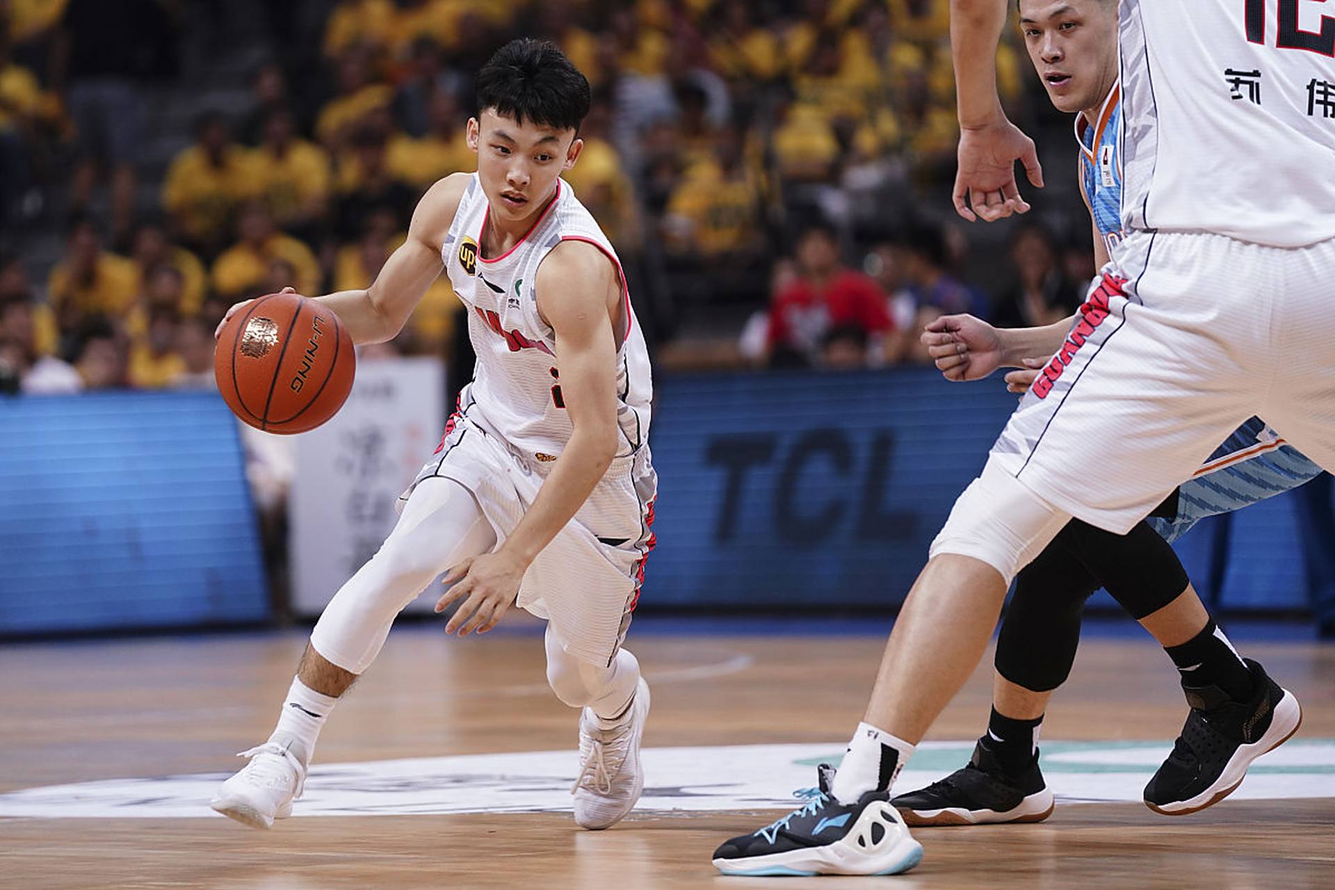 冲刺阶段广州队备战CBA常规赛，临场应变细节曝光，气氛紧张，纪律约束更严格的简单介绍爱游戏APP